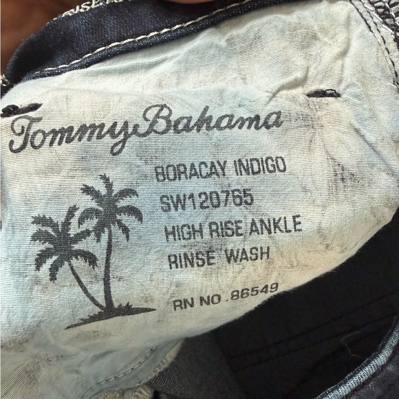Tommy Bahama Women’s High Rise Ankle Dark wash size 6 jeans - Picture 3 of 7